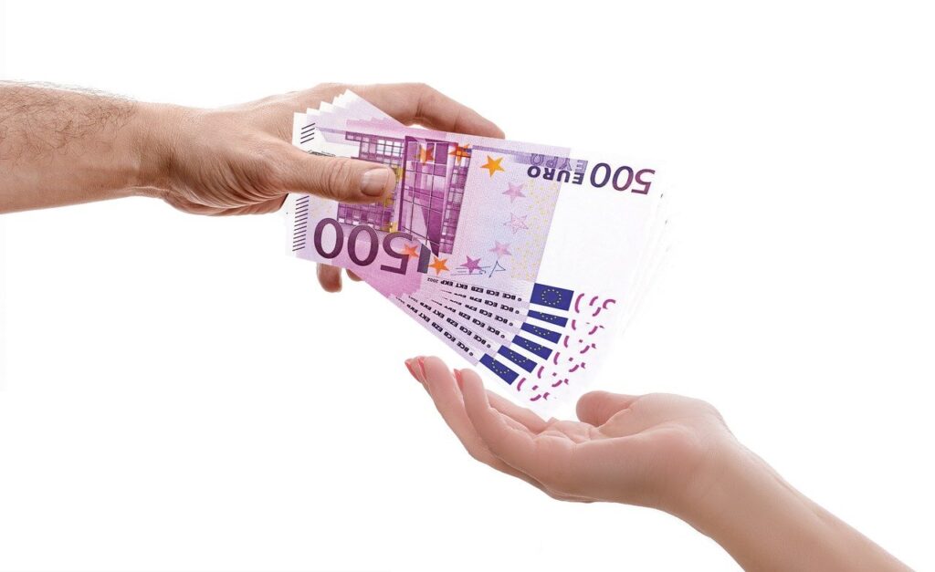 Najkorzystniejsze finansowanie zakupu auta często zależy od wyboru między kredytem a leasingiem