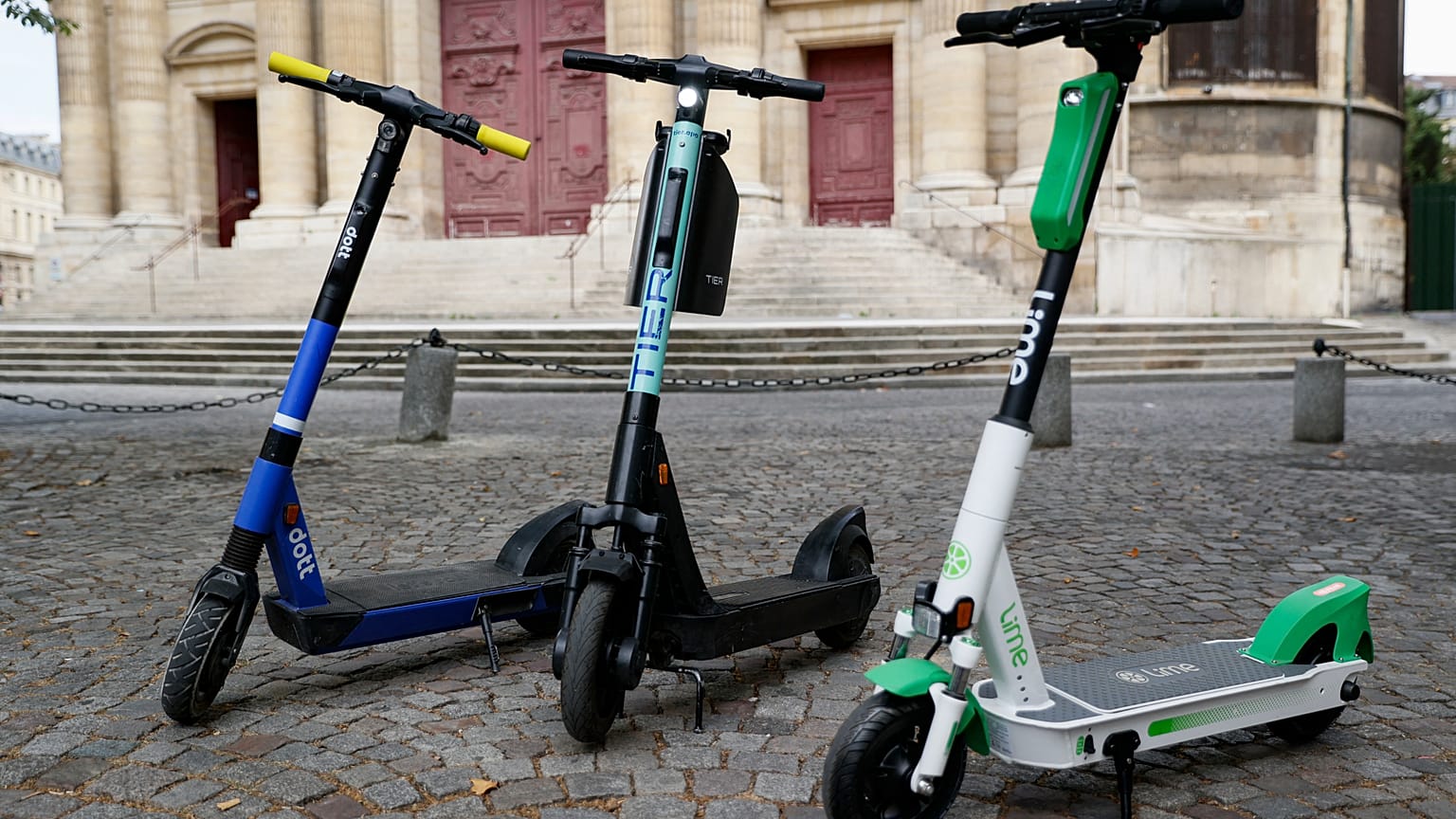 zasięg skutera elektrycznego na jednym ładowaniu w miejskim otoczeniu